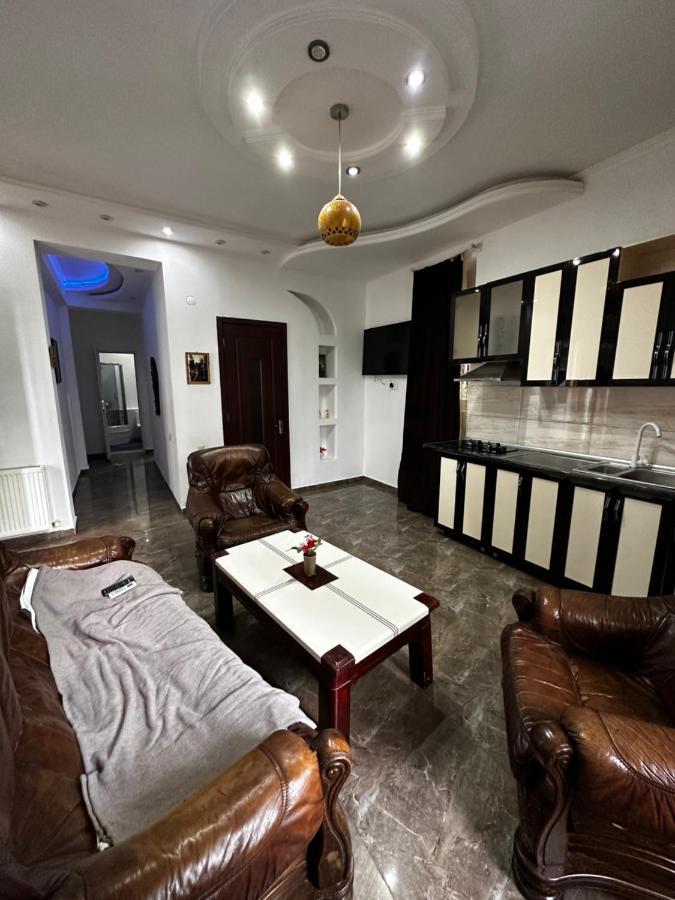 Lucas Hotel Тбилиси Стая снимка