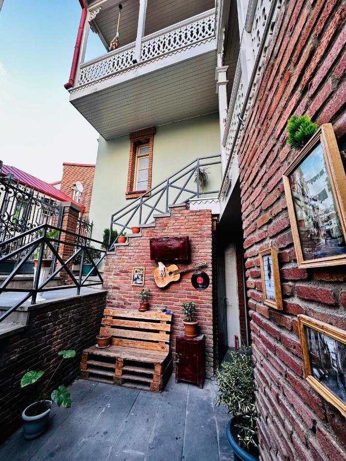 Lucas Hotel Тбилиси Екстериор снимка