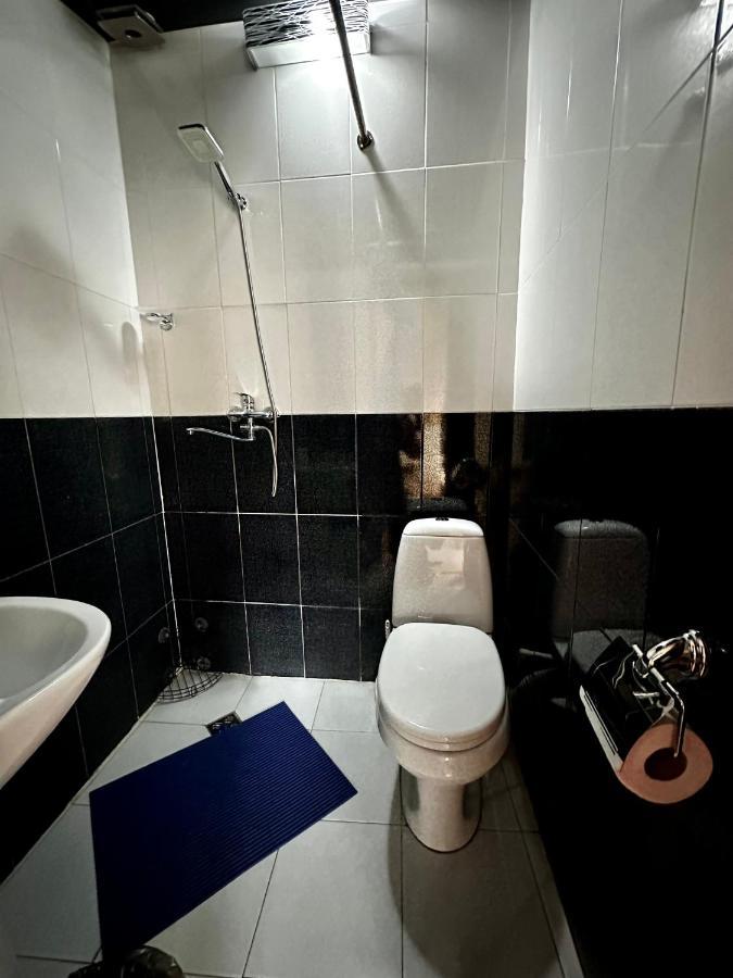 Lucas Hotel Тбилиси Стая снимка