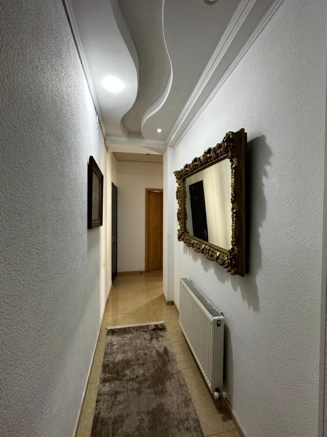Lucas Hotel Тбилиси Екстериор снимка