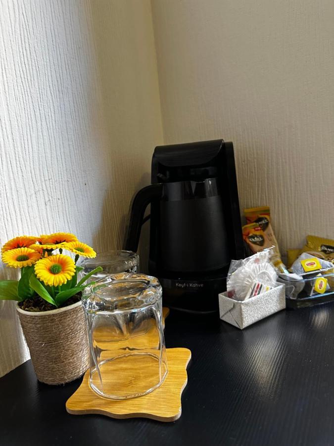 Lucas Hotel Тбилиси Екстериор снимка