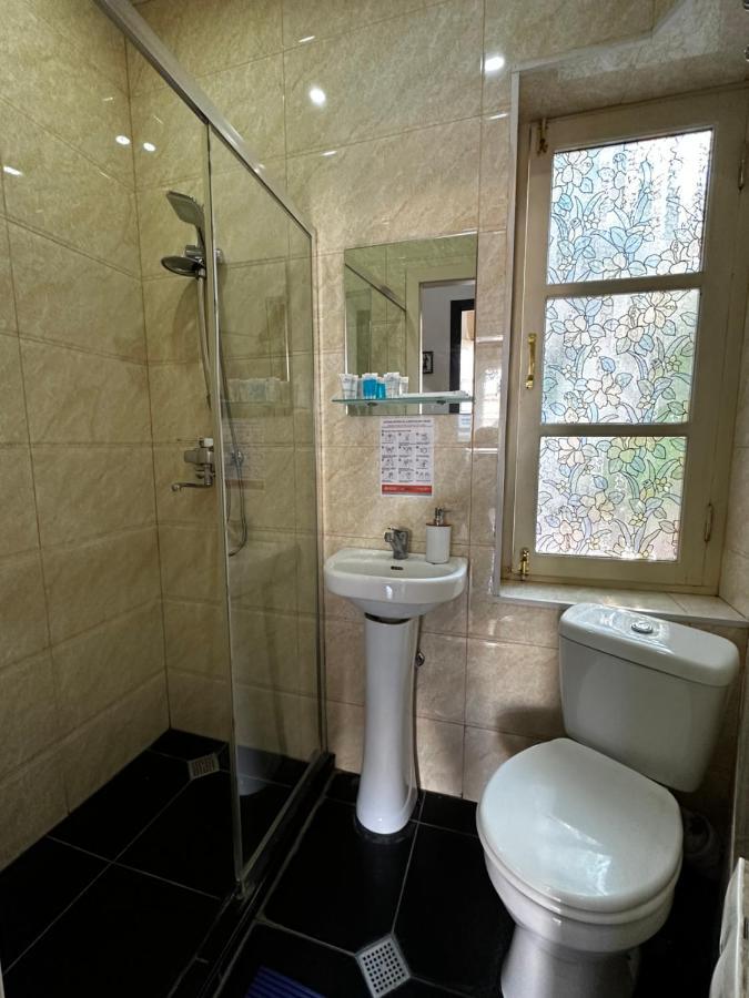 Lucas Hotel Тбилиси Екстериор снимка