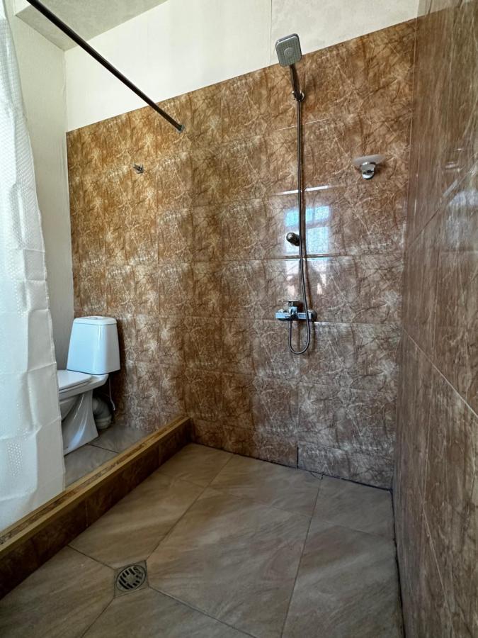 Lucas Hotel Тбилиси Екстериор снимка