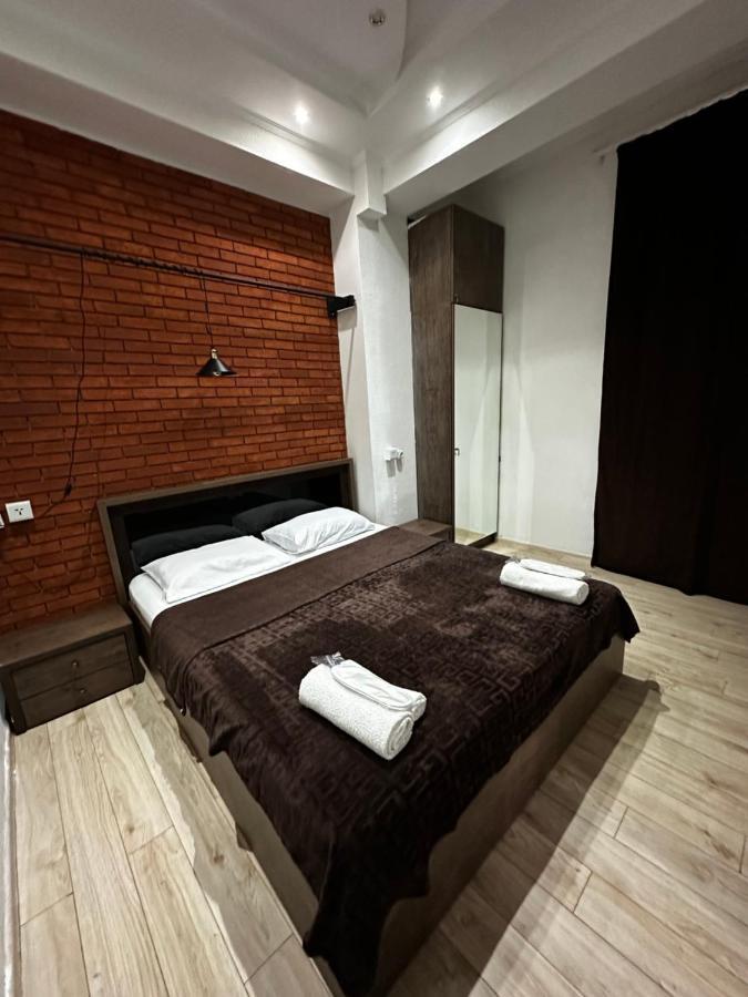 Lucas Hotel Тбилиси Екстериор снимка
