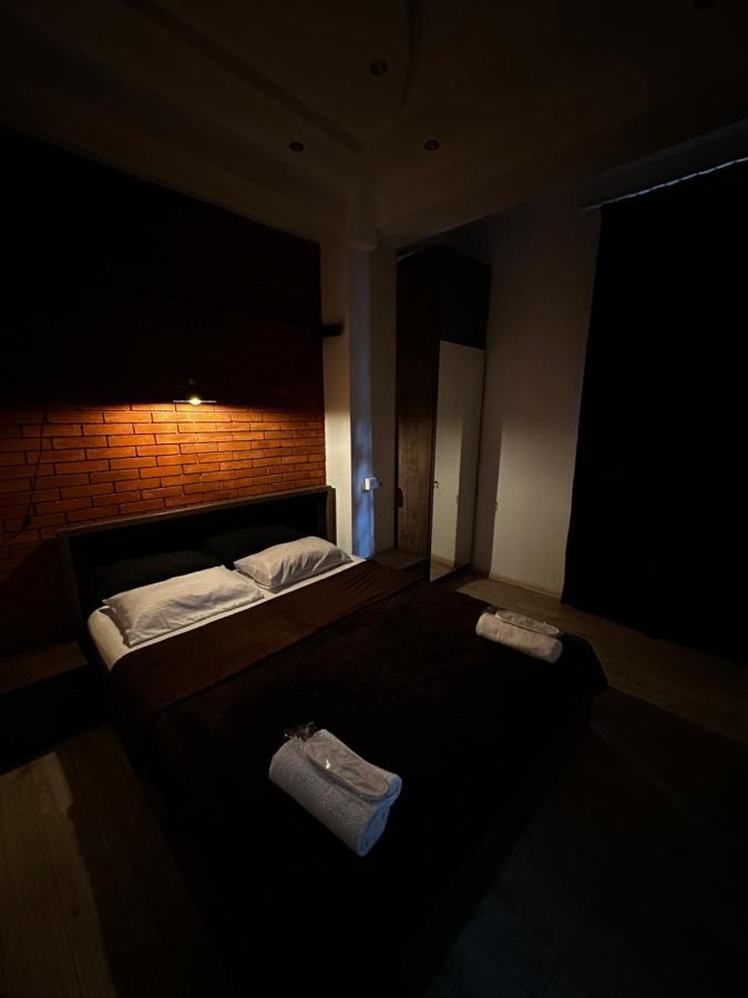 Lucas Hotel Тбилиси Екстериор снимка