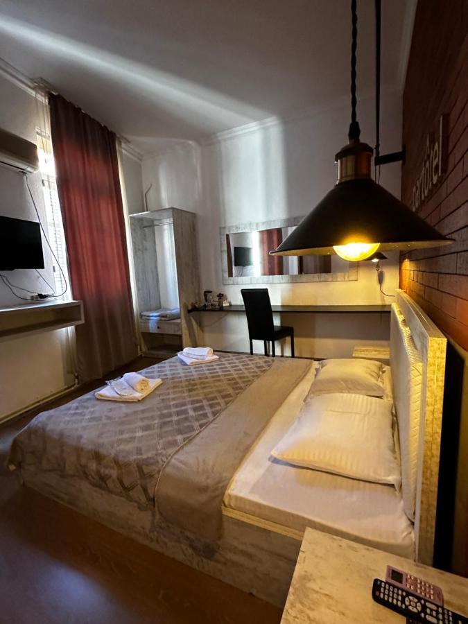 Lucas Hotel Тбилиси Екстериор снимка