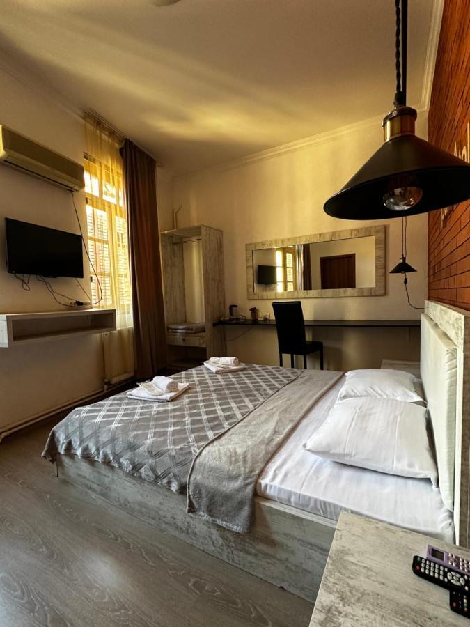 Lucas Hotel Тбилиси Екстериор снимка